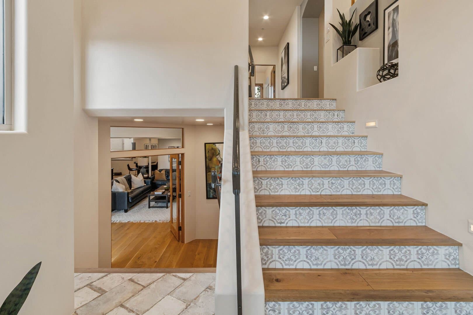 West Chateau - Image 32