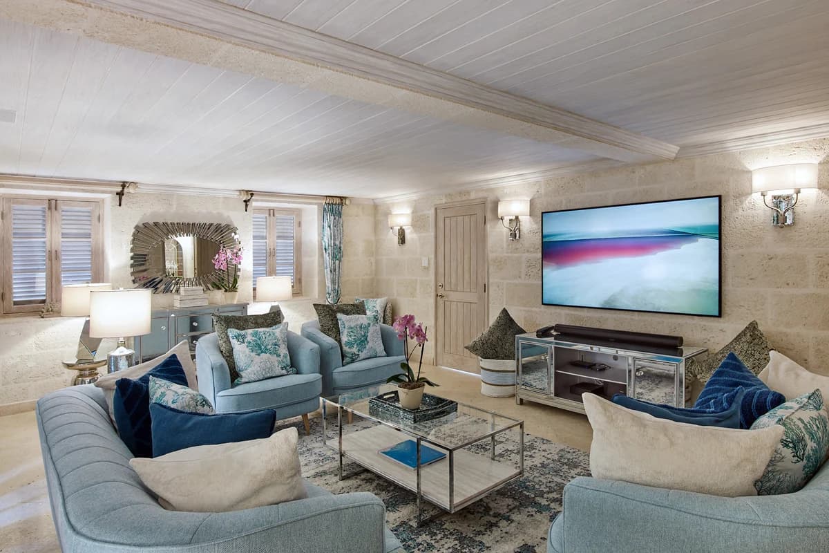 Sea Breeze Manor - Image 4