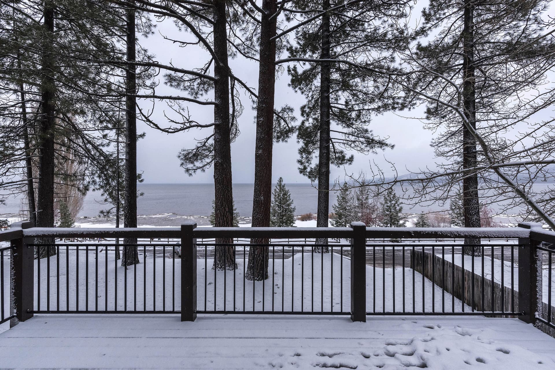 Blue Lakeview Place - Image 19