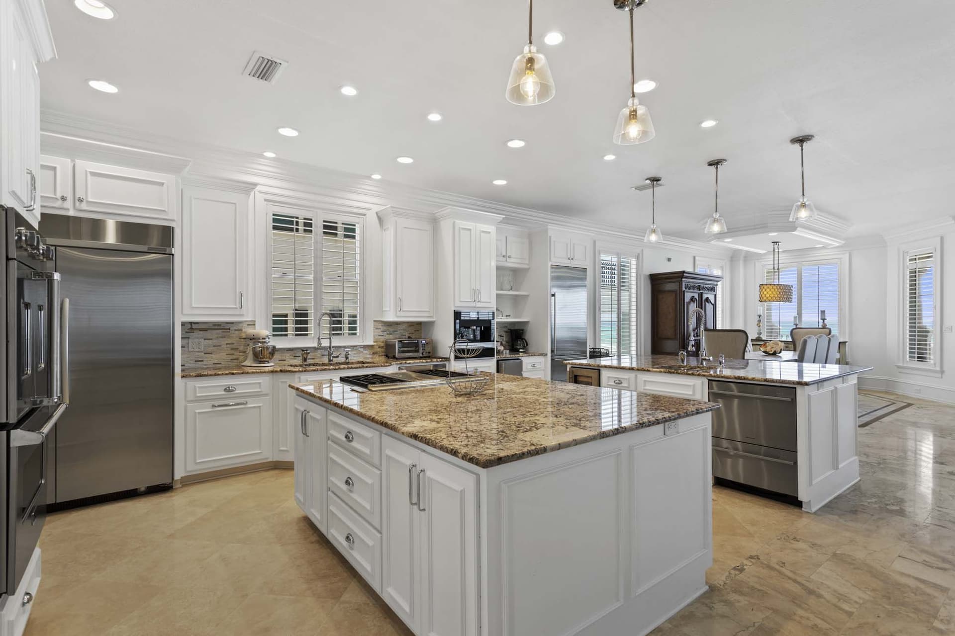 Kings View Manor - Image 5