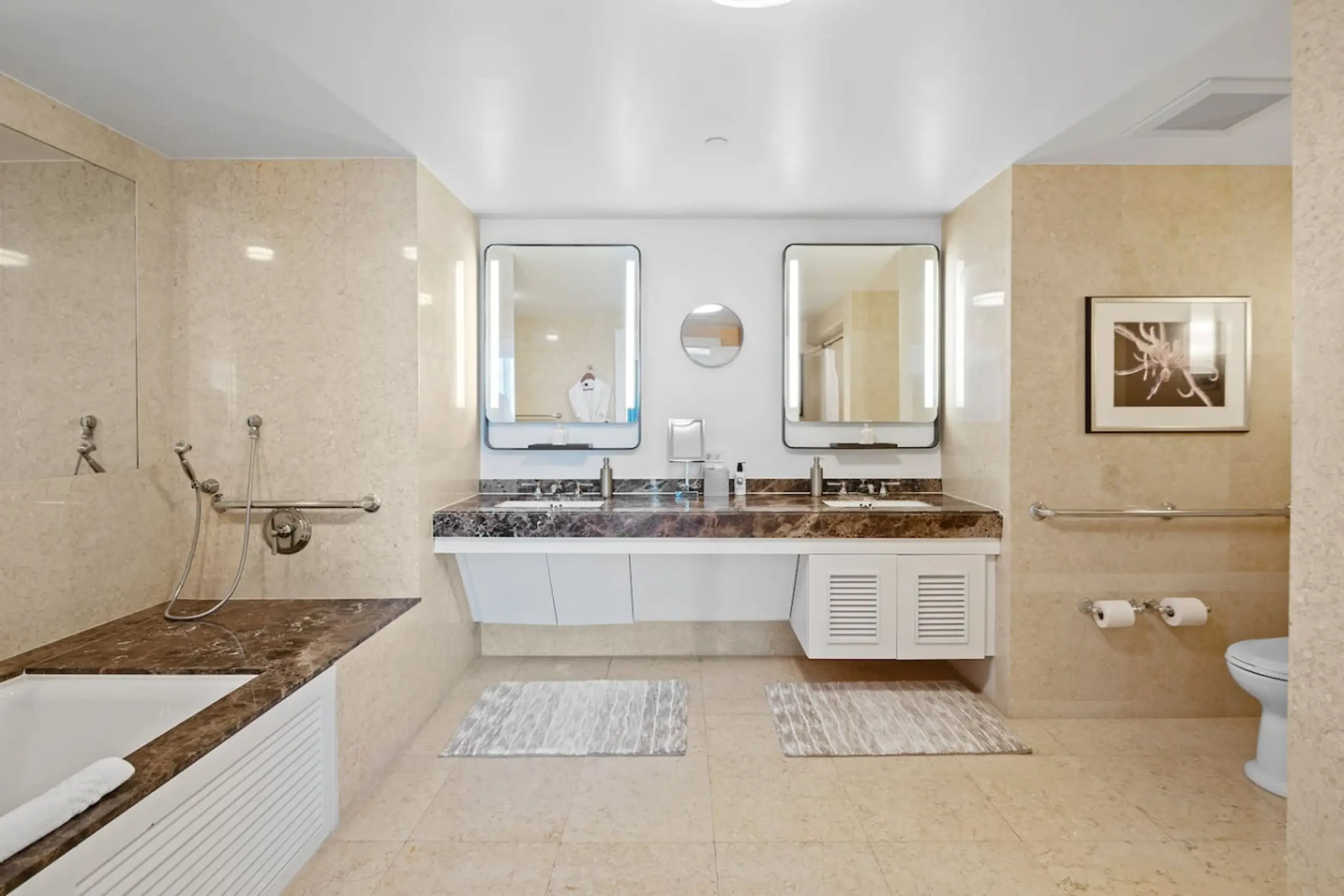 Elysian Residence #1605 at The Ritz-Carlton - Image 10