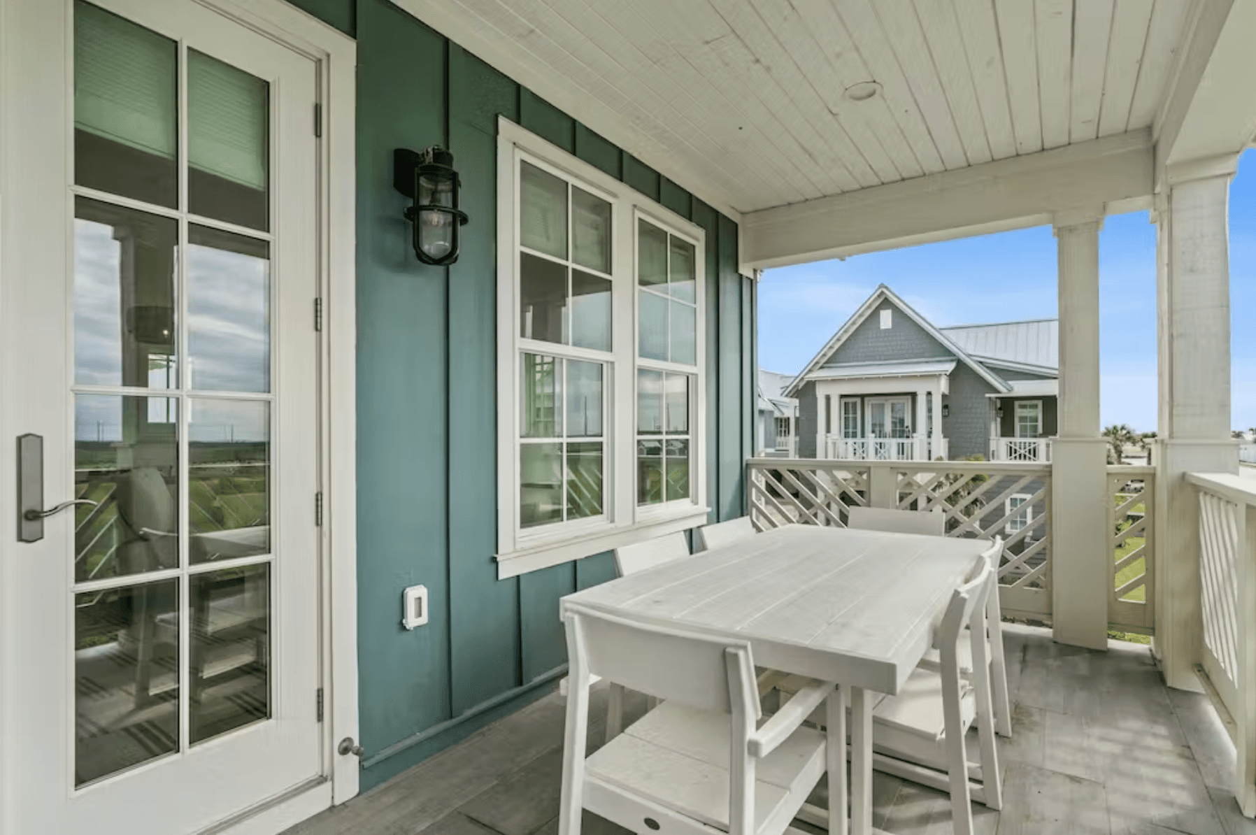 Beach Ball House - Image 42