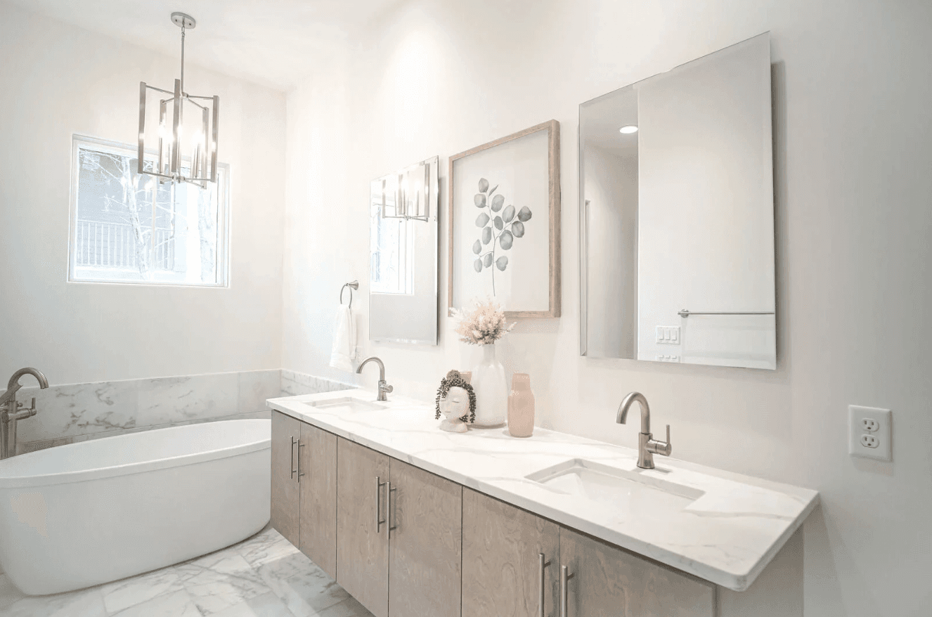 Beauty and the Beach - Image 10