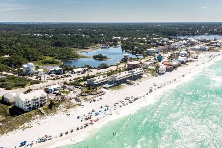 Charming Blue Haven - Image 38