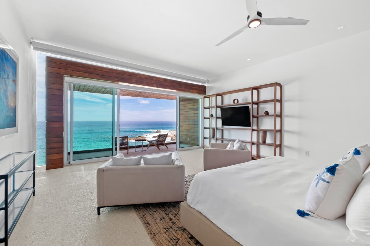 Private Beachfront in Palmilla - Image 38