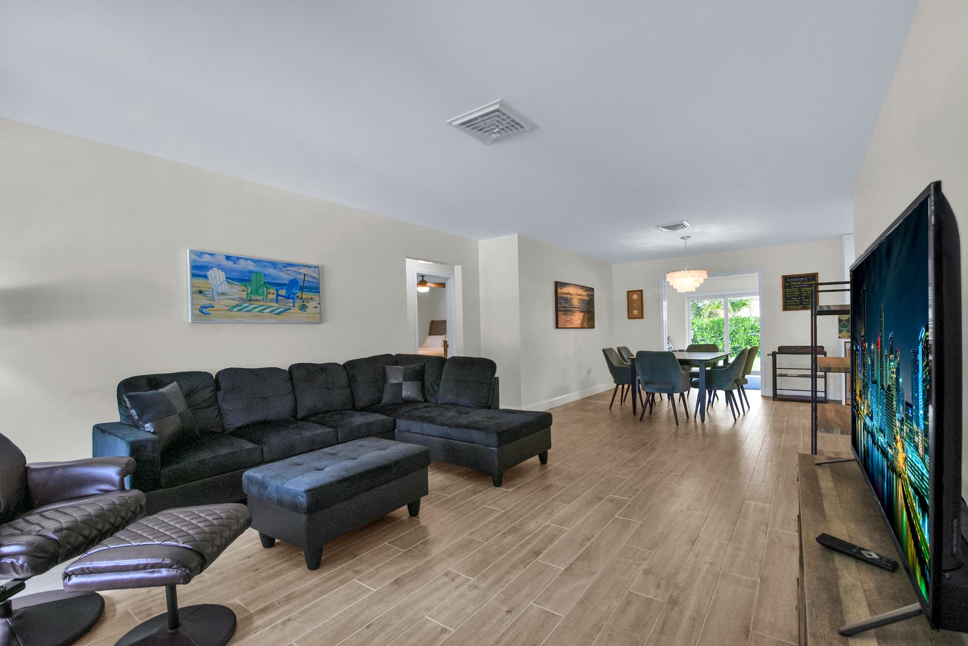 North Lake Worth Home  - Image 4