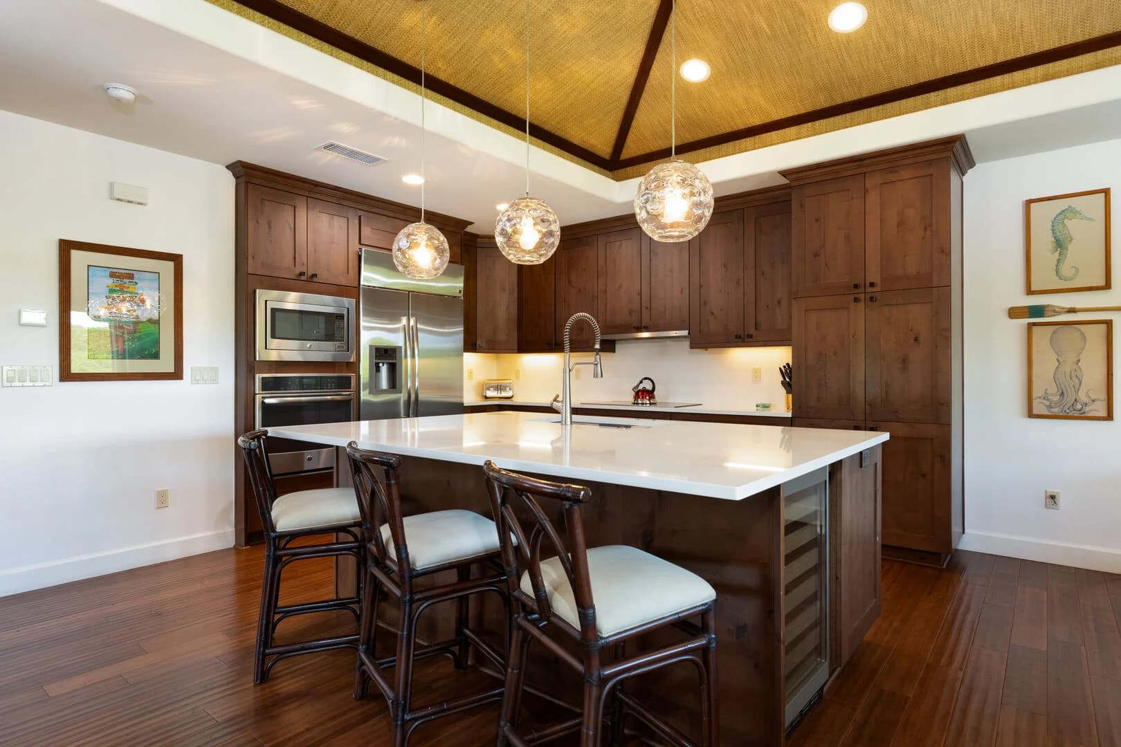 Pineapple Hale - Image 5