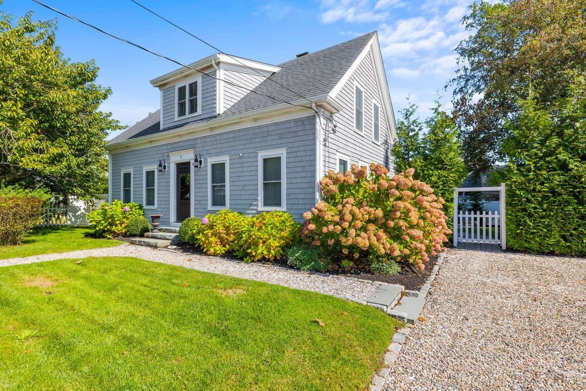 Cross Street Retreat - Image 21