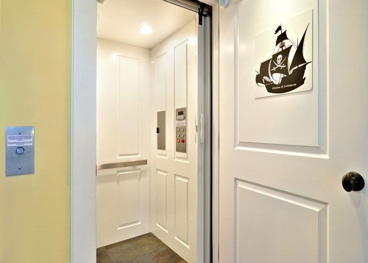 Island Chic - Image 11