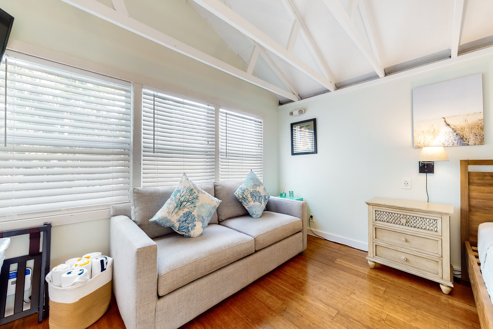 Papa's Hideaway - Image 23