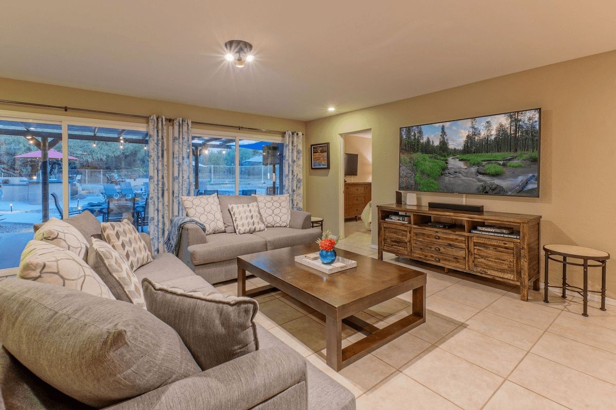 Scottsdale Dynamite Delight - Image 4