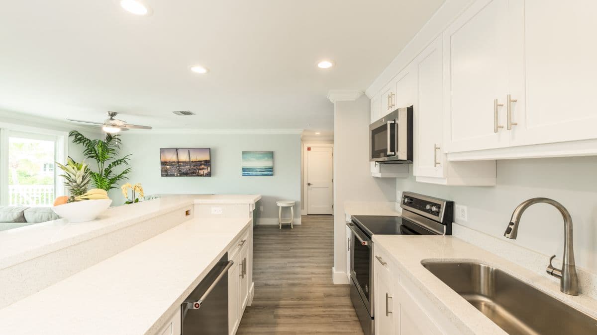 Upper Sunset North - Image 7