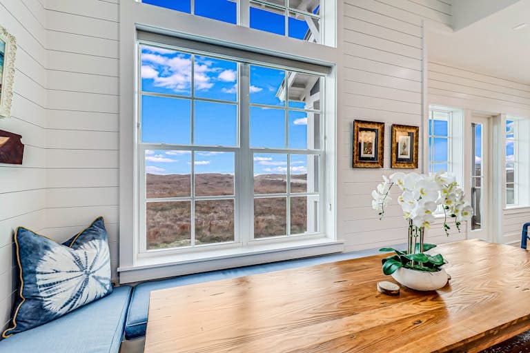 Commodore’s Hideout - Image 8