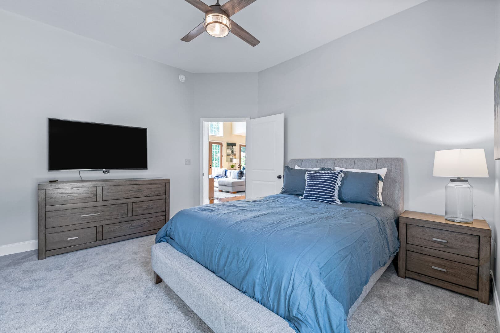 Nader Manor - Image 14