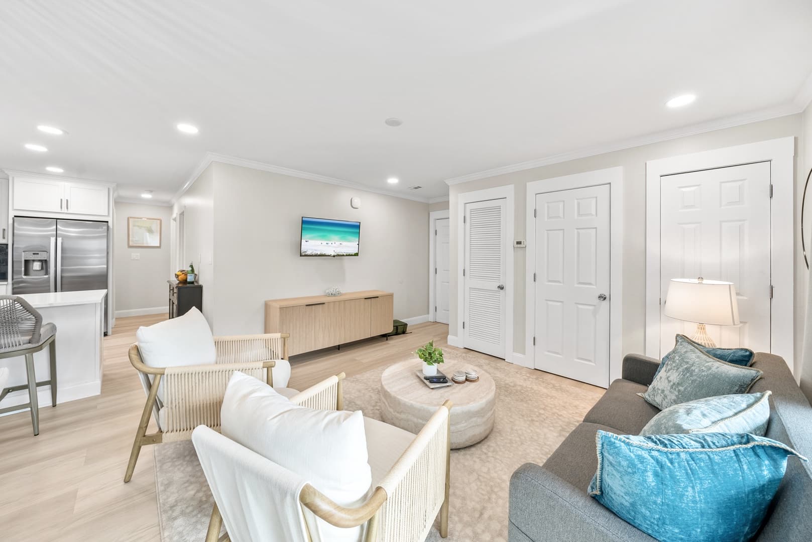 Beachside Villa #811 - Image 2