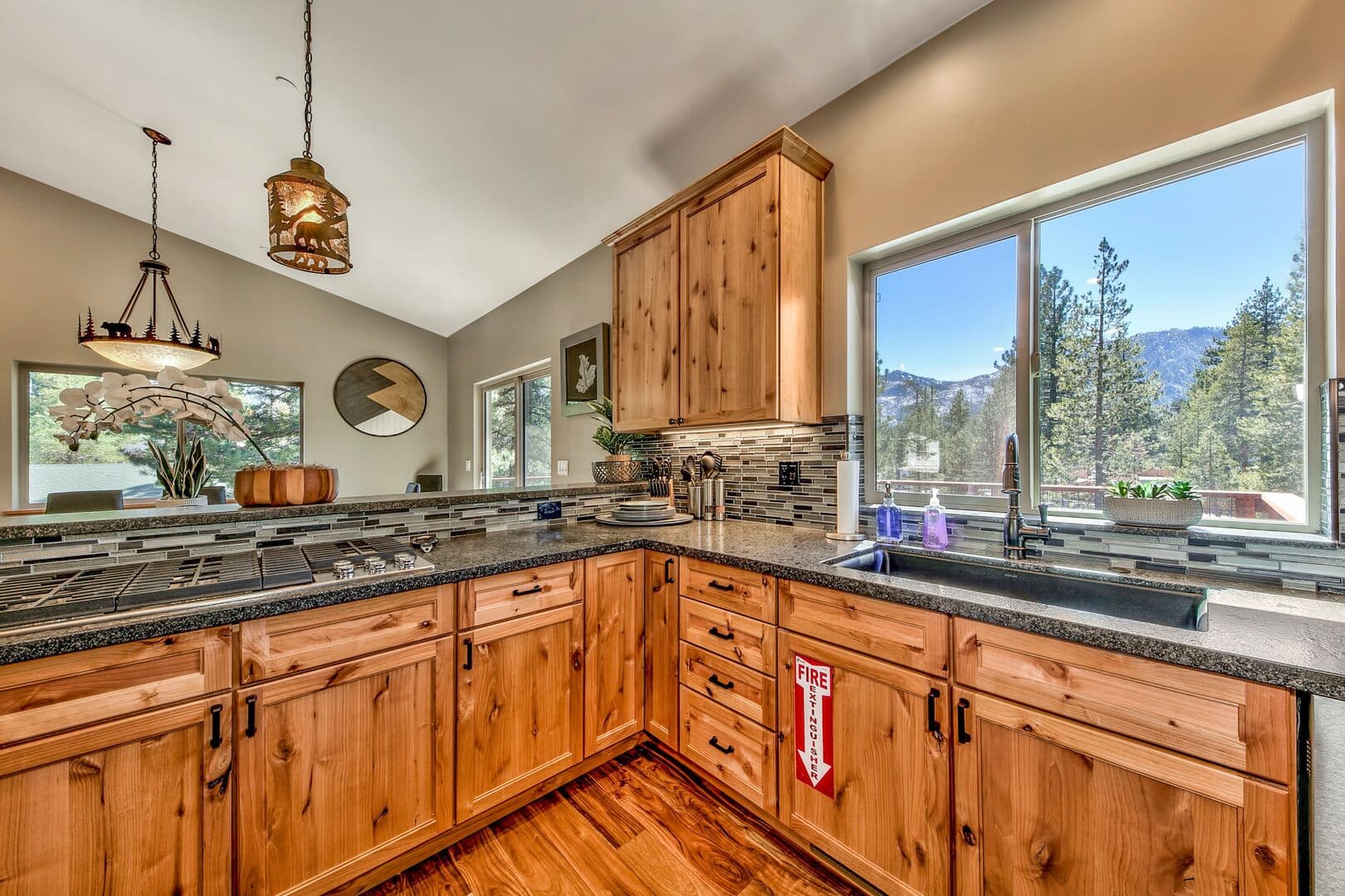 Cornelian House - Image 9