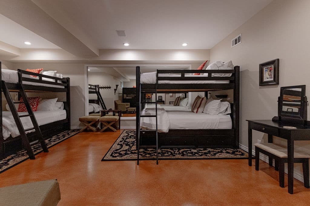 French Polo Manor - Image 33