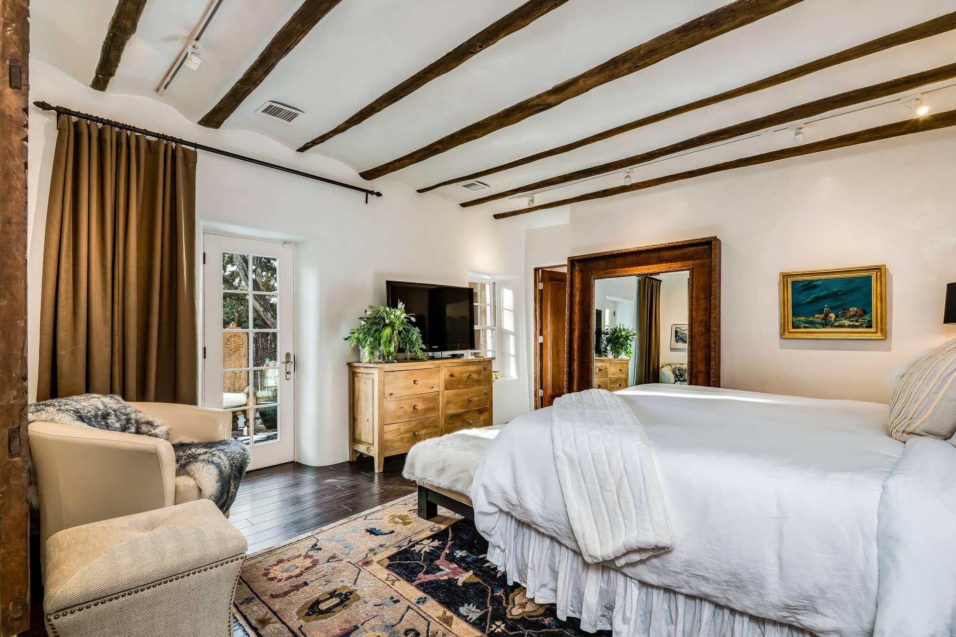 Palace Hillside - Image 19