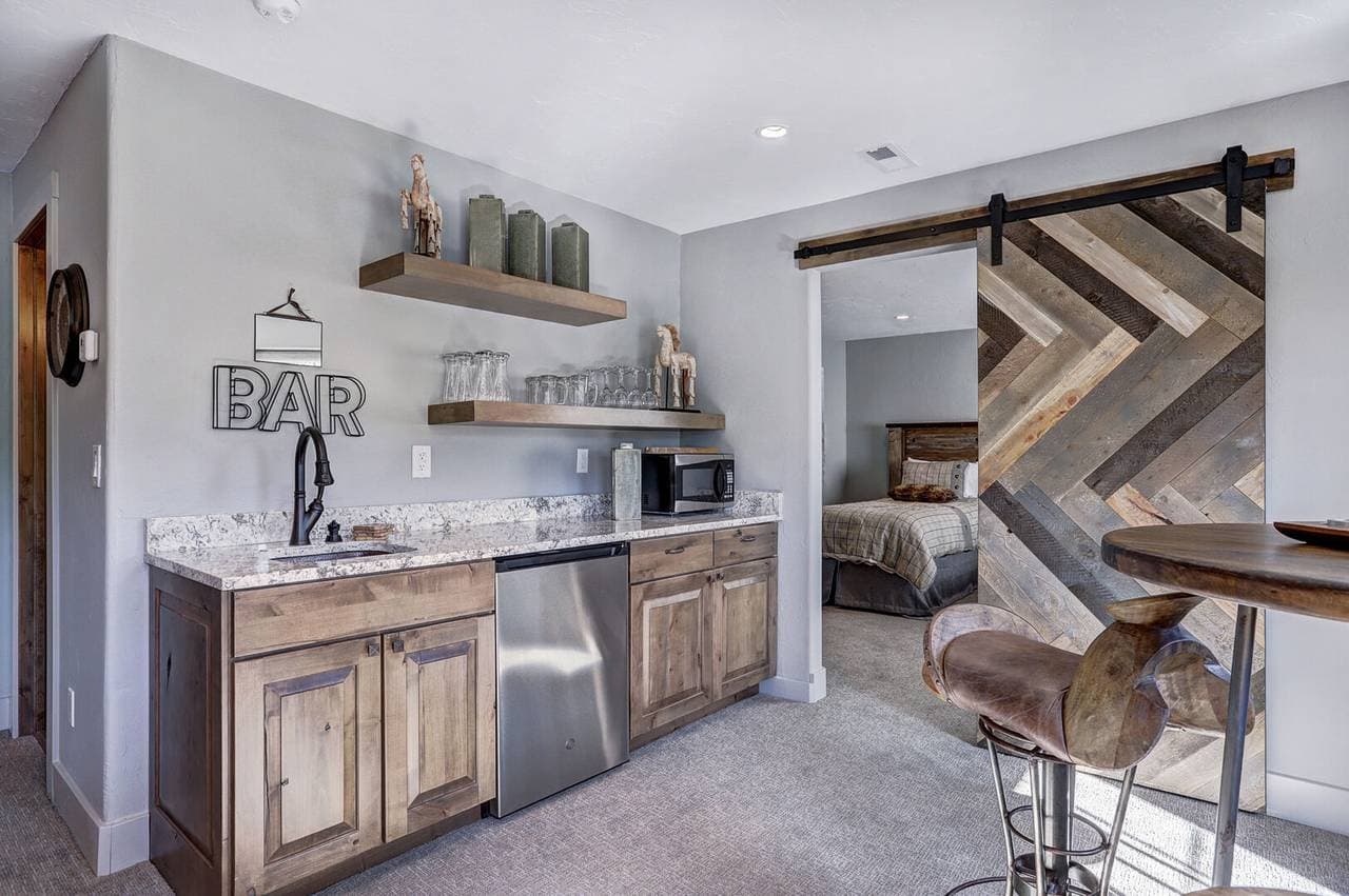 Creekside Escape - Image 36