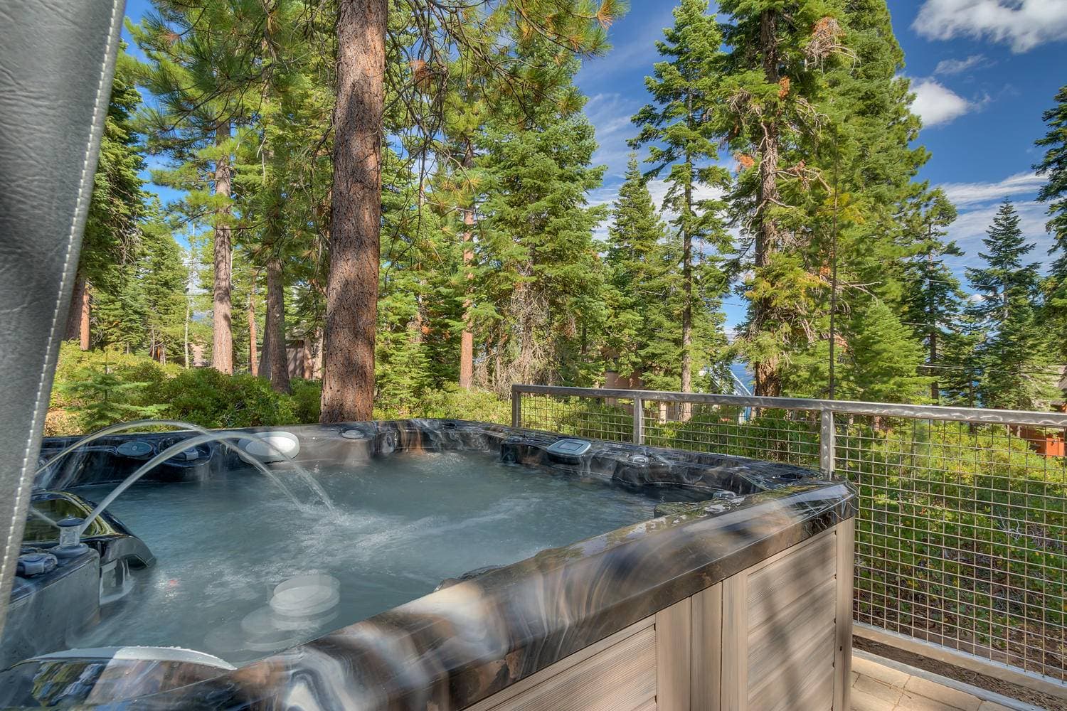 Bluebird Lodge - Image 2