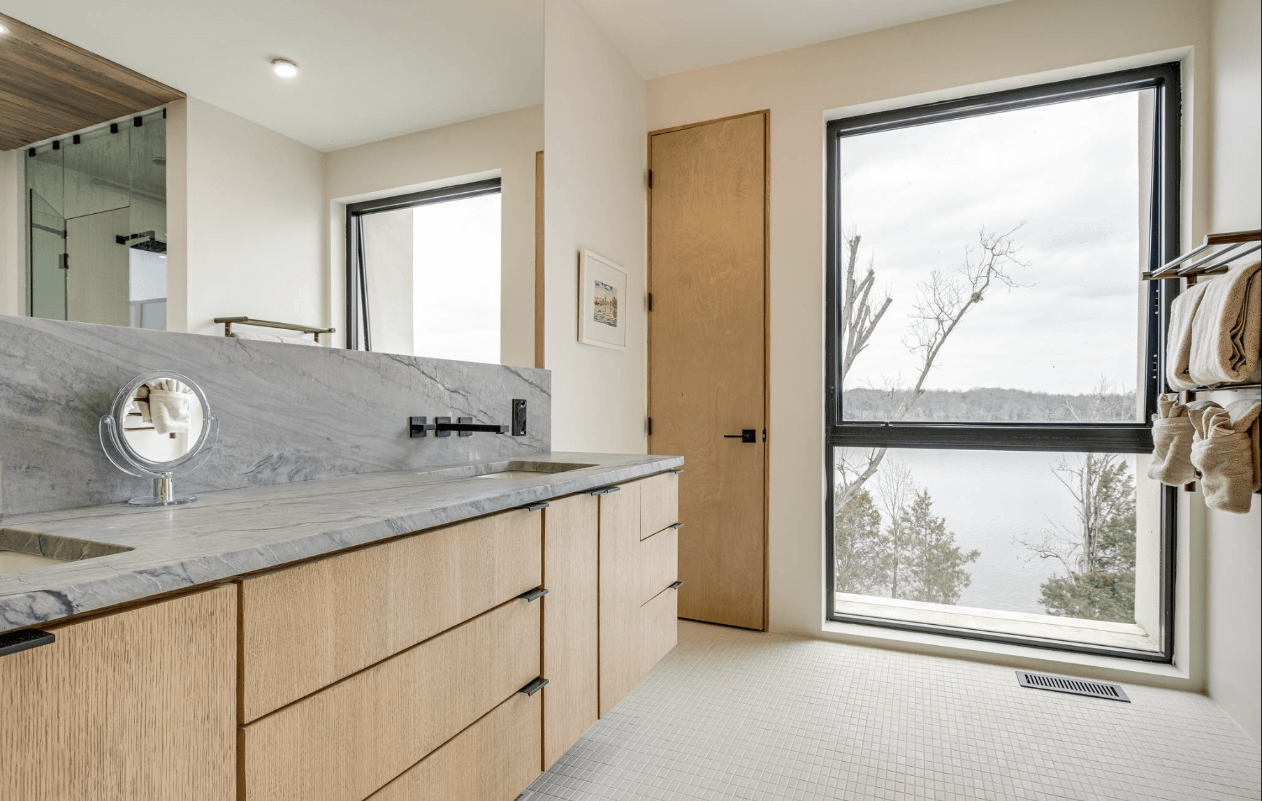 Nashville Lakeside Modern - Image 53