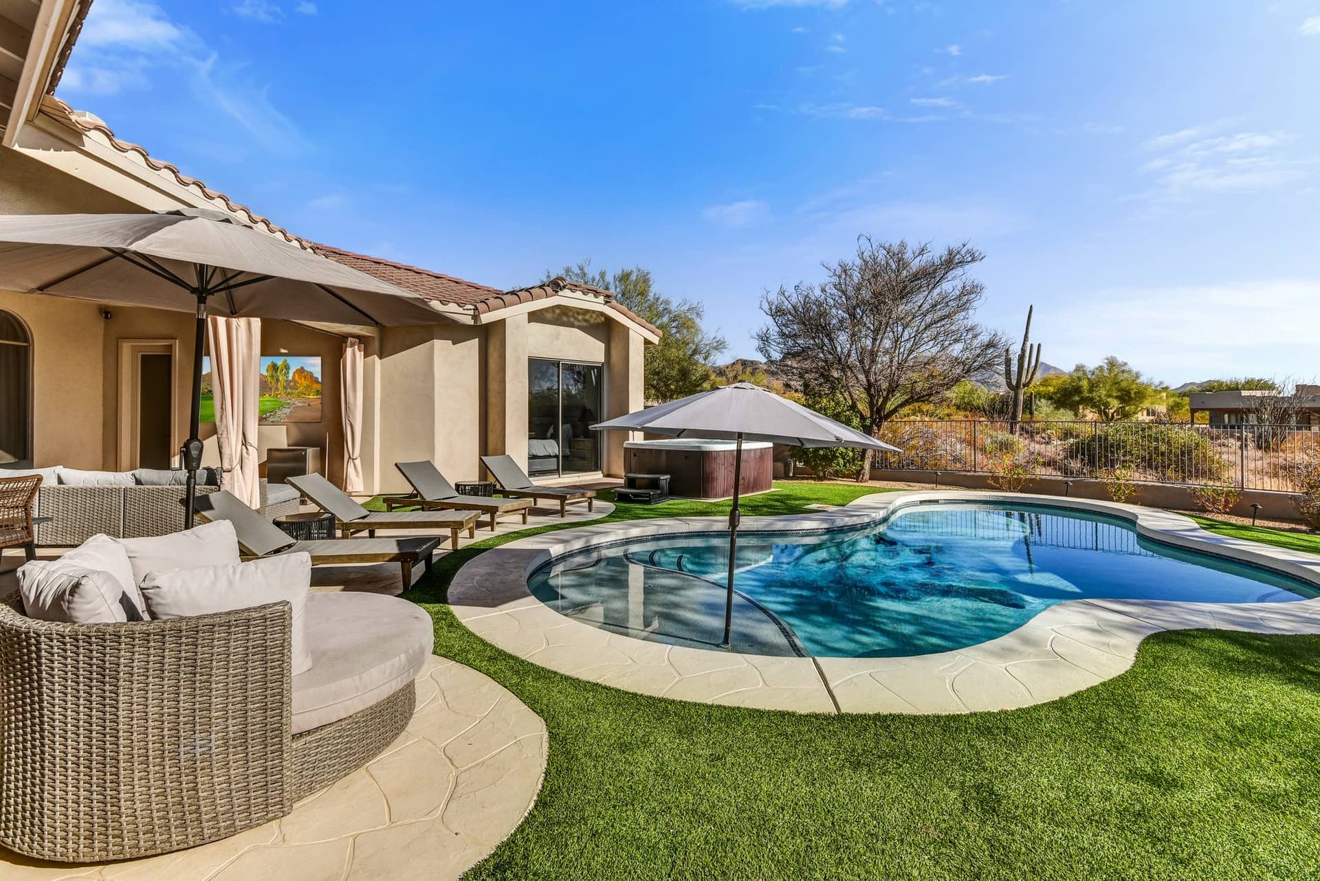 Pinnacle Peak Escape - Image 2