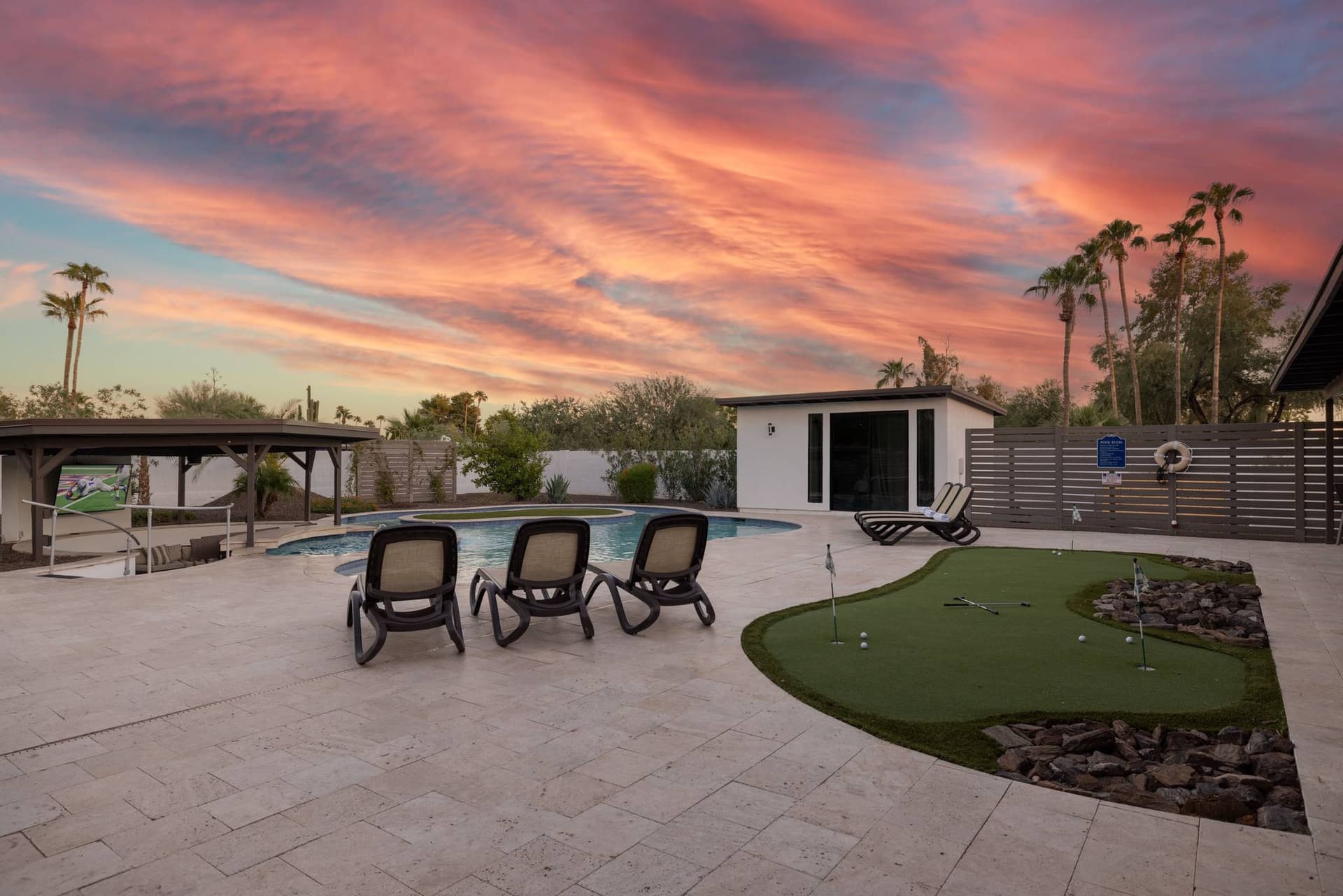 Luxe Resort Retreat - Image 43