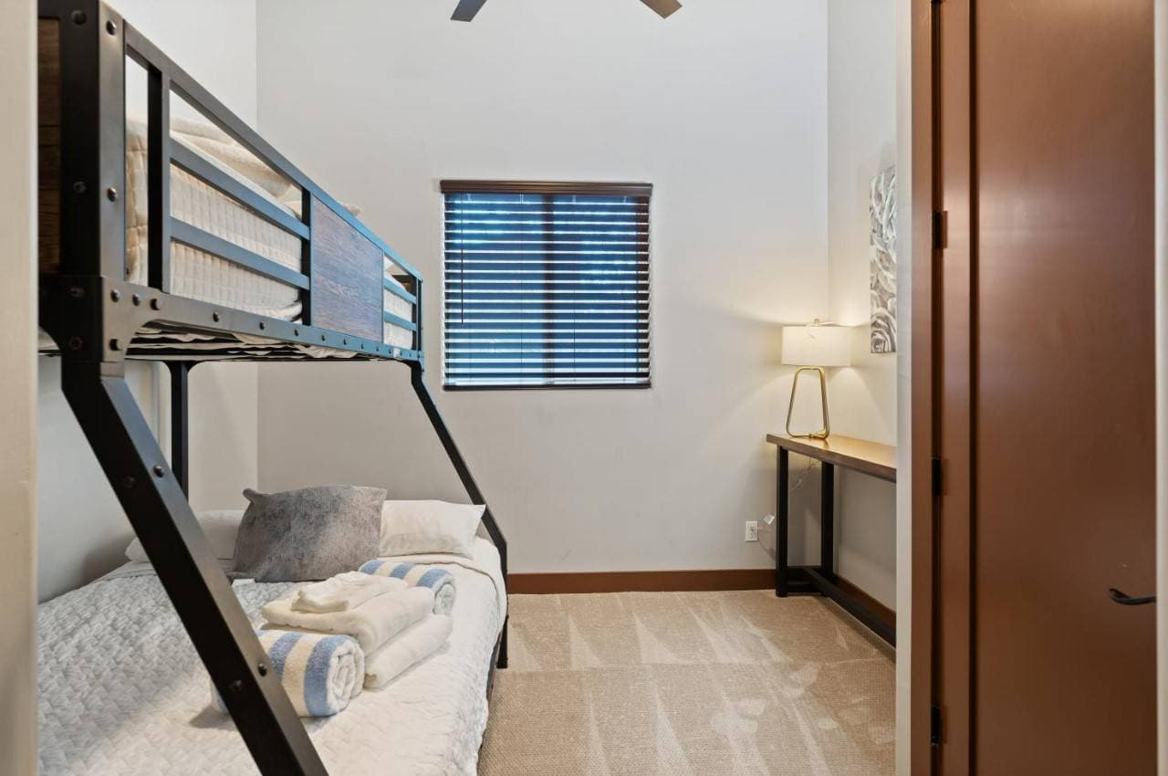 Desert Views Estate - Image 36