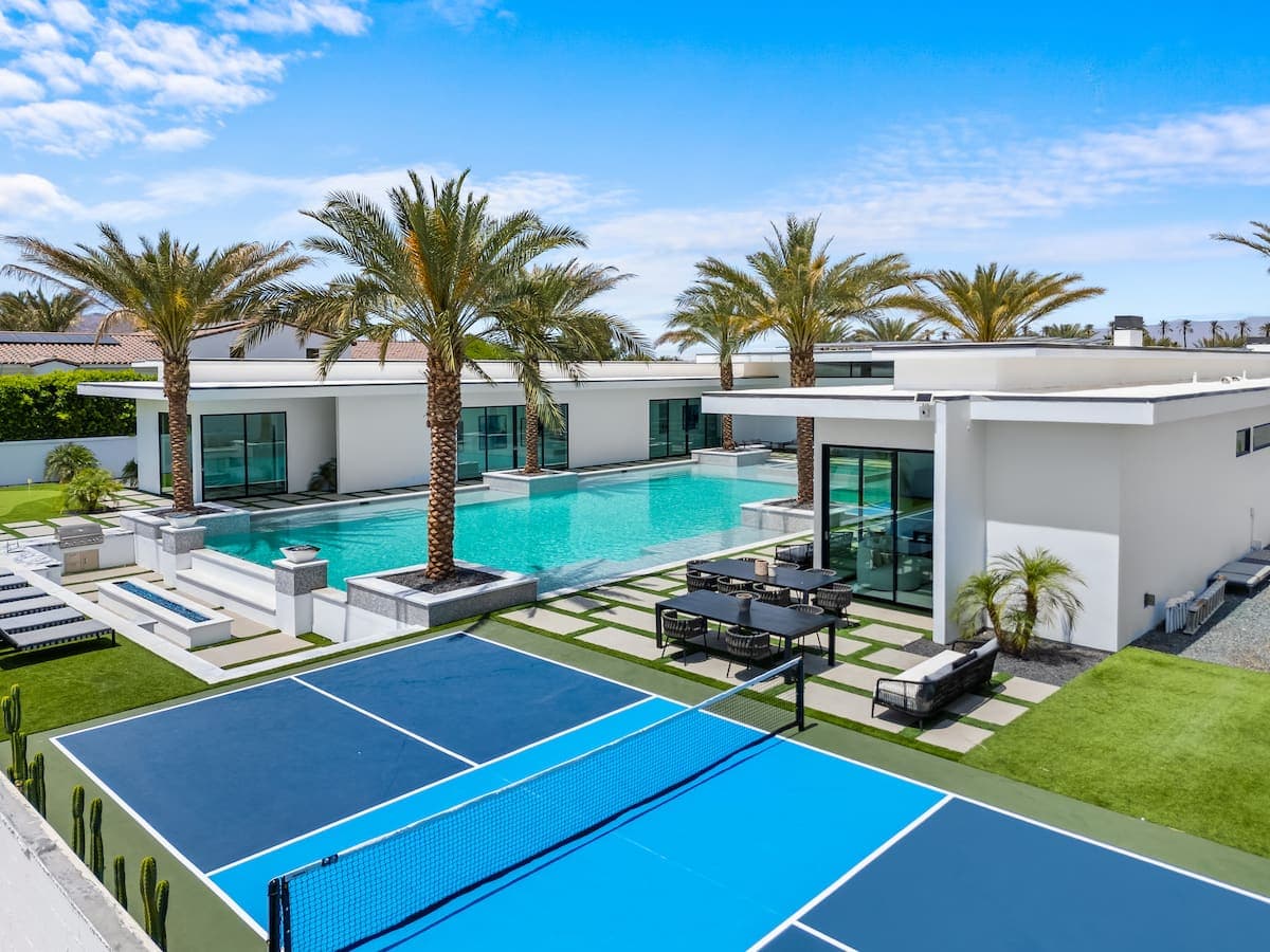 Bravo Villa #12 - Image 1