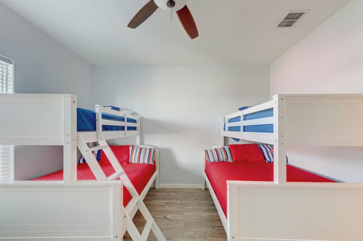 Postcard From Paradise - Image 33