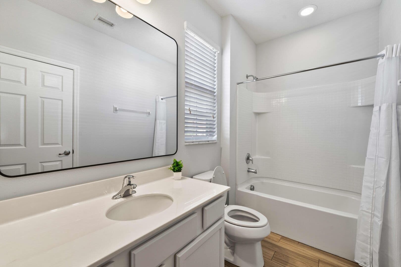 Grand View - Image 48