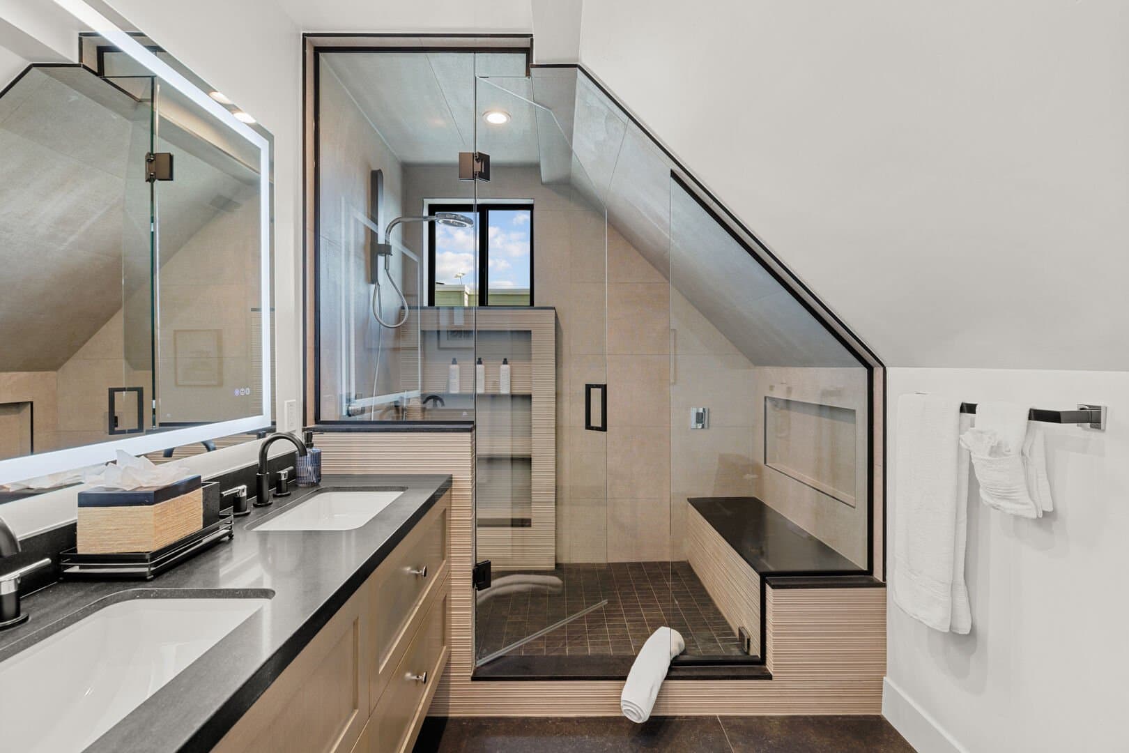 Modern Beach Vibes (Upper) - Image 25