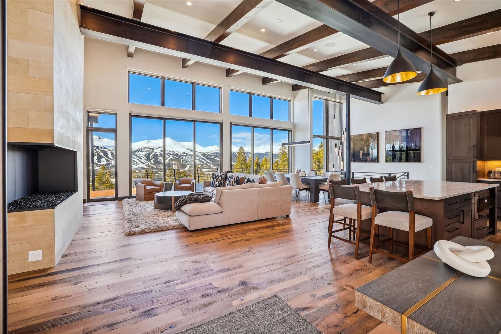 Modern View Manor - Image 5