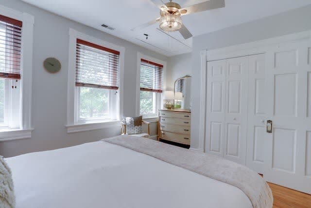 Capitol Comfort - Image 44