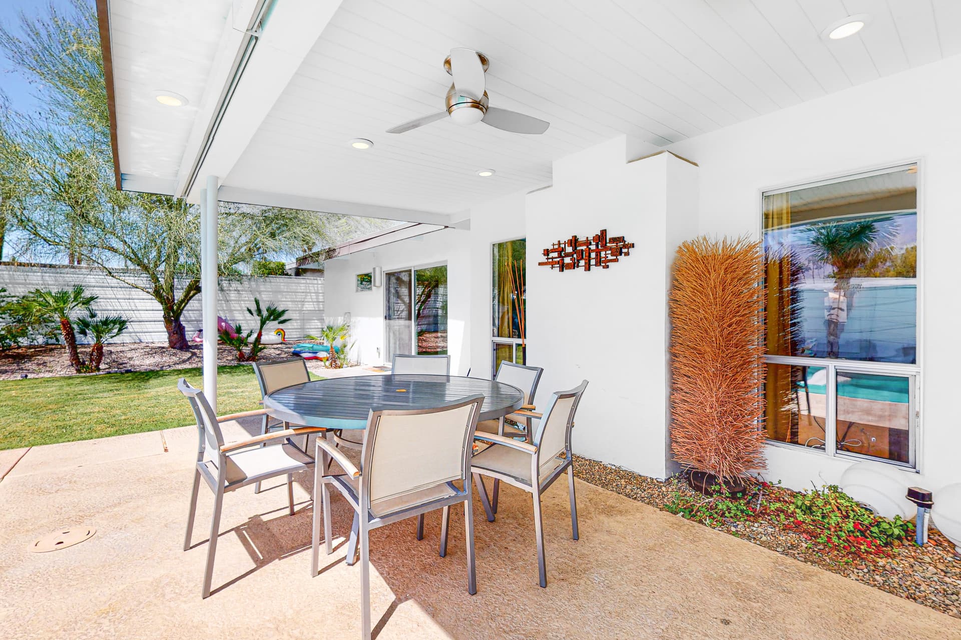 The Lucky Palm Home - Image 17