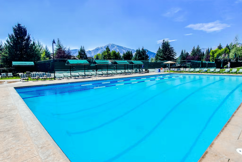 Sun and Ski - Image 31