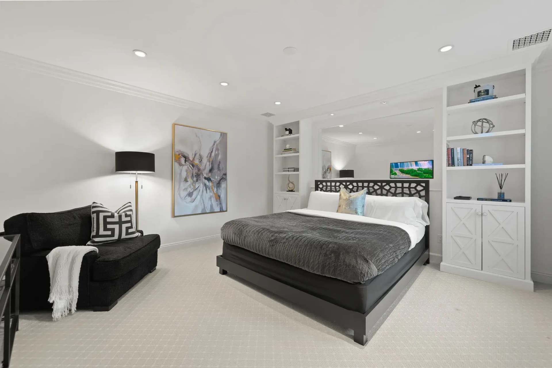 Hearst Estate - Image 24