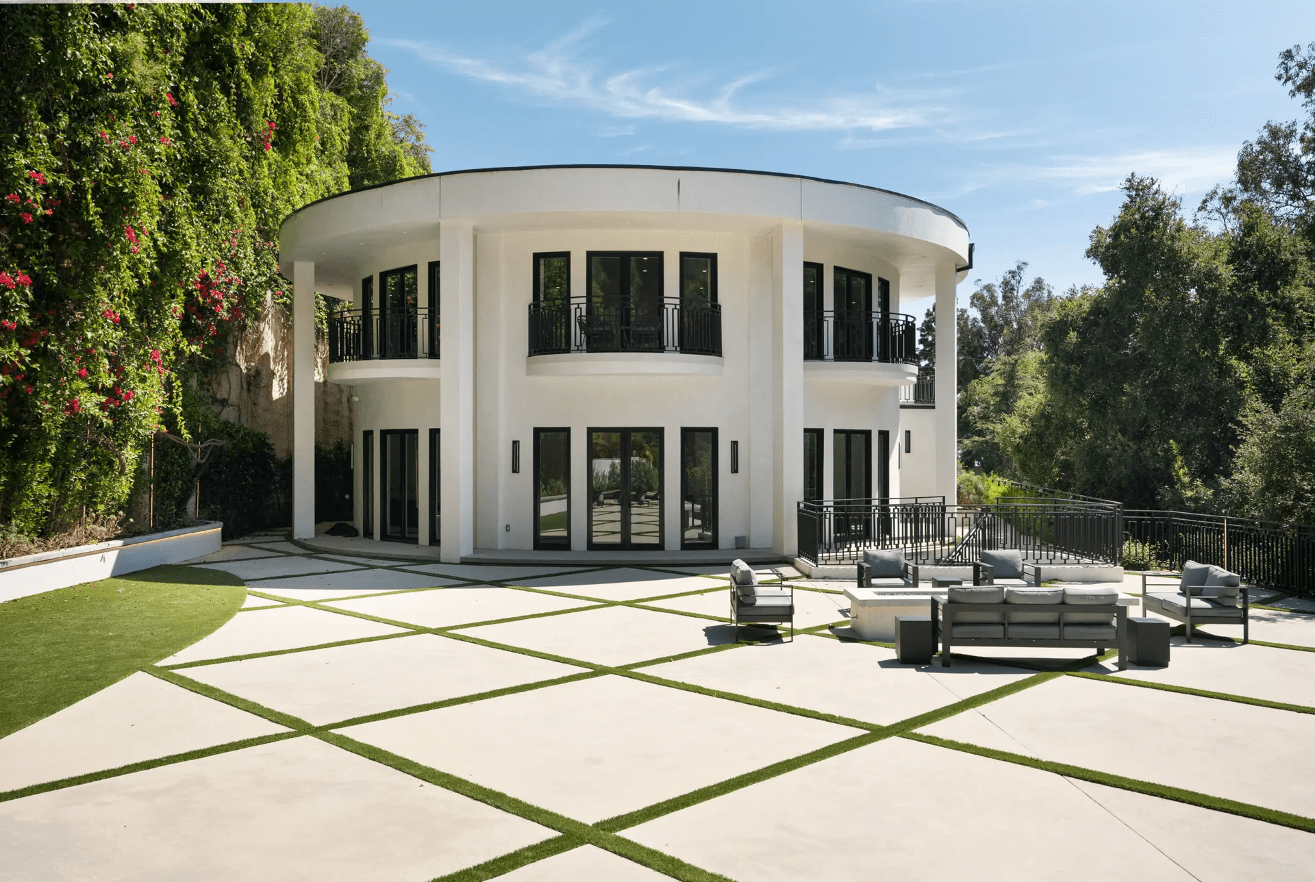 Noble Crest - Image 41