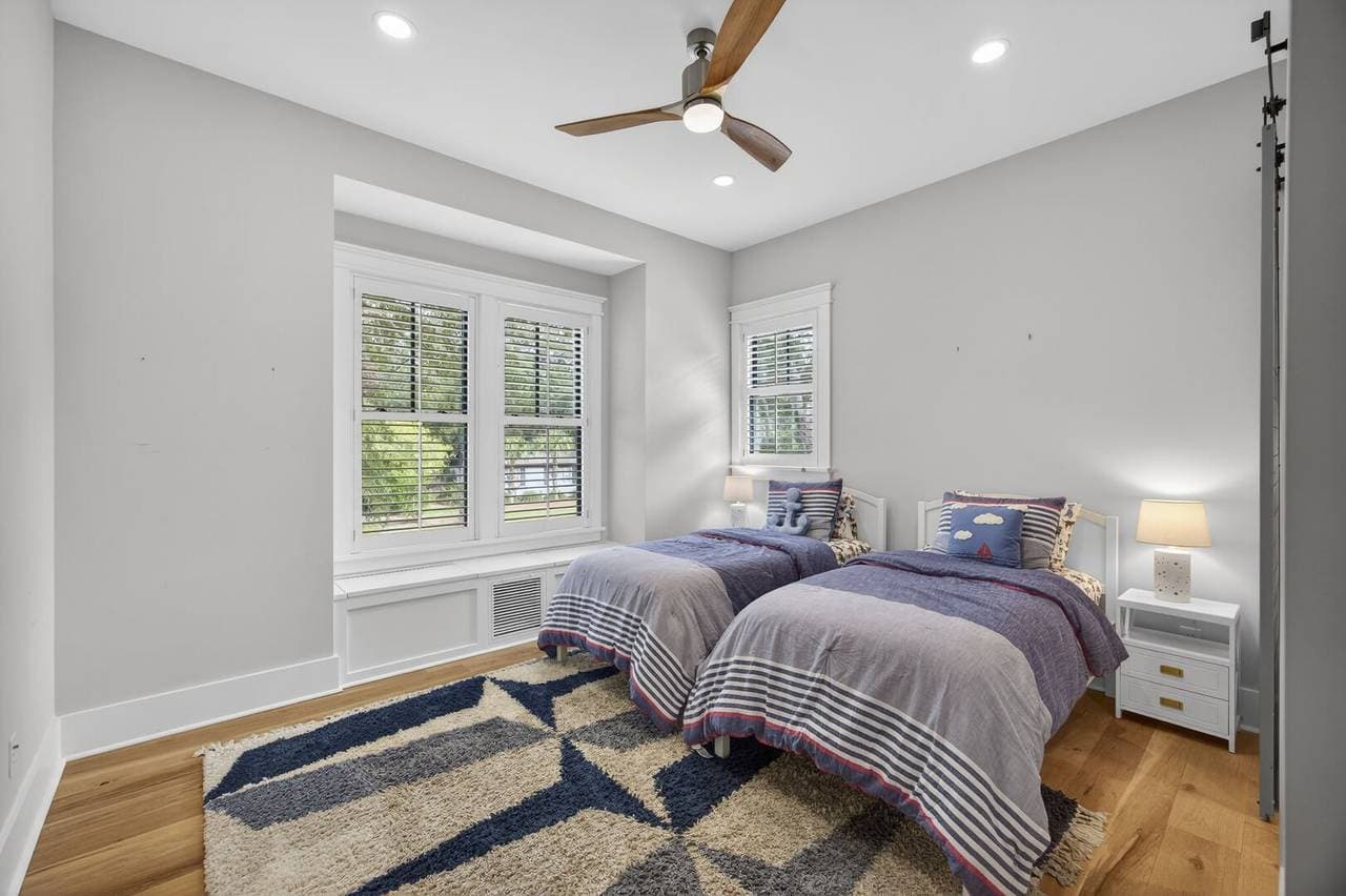 IOP Escape at 26th Avenue - Image 22