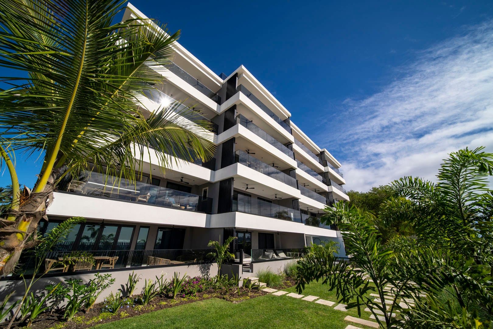 Allure #101 - Image 1