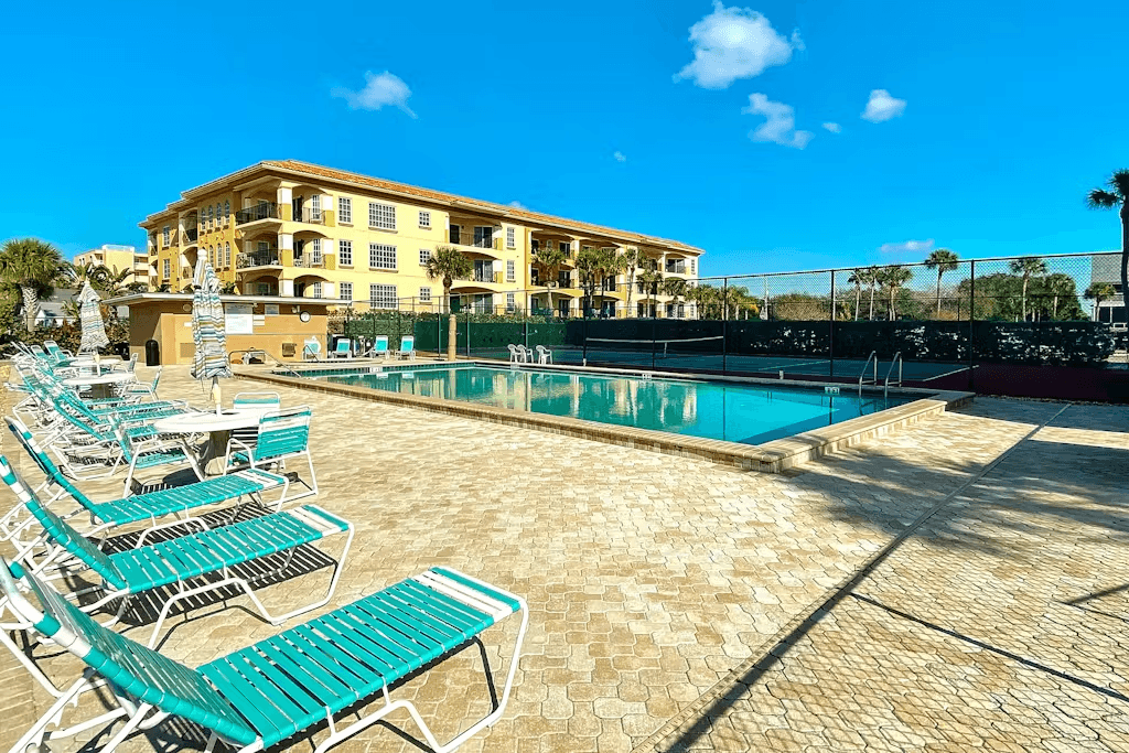 Reflections on the Gulf - Image 5