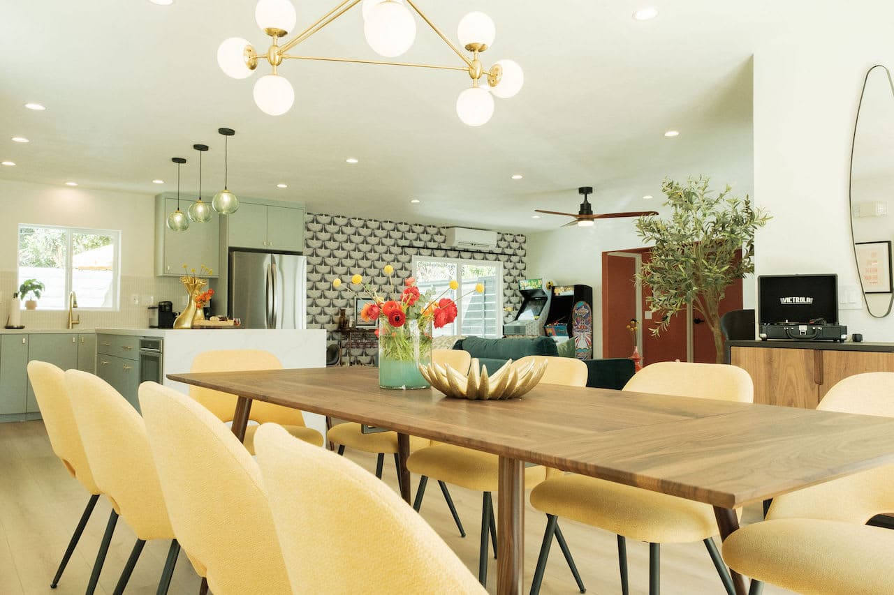 Mod Retreat in Vibrant Palm Springs - Image 5