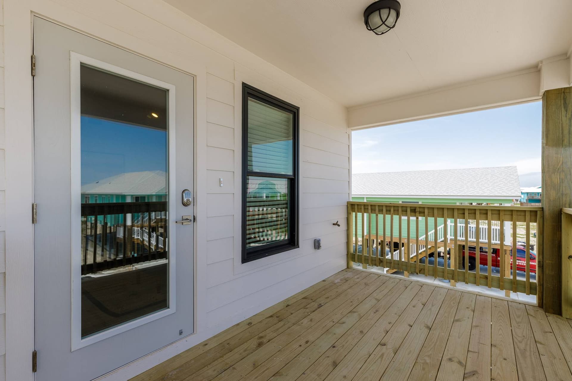 Skiff House - Image 30