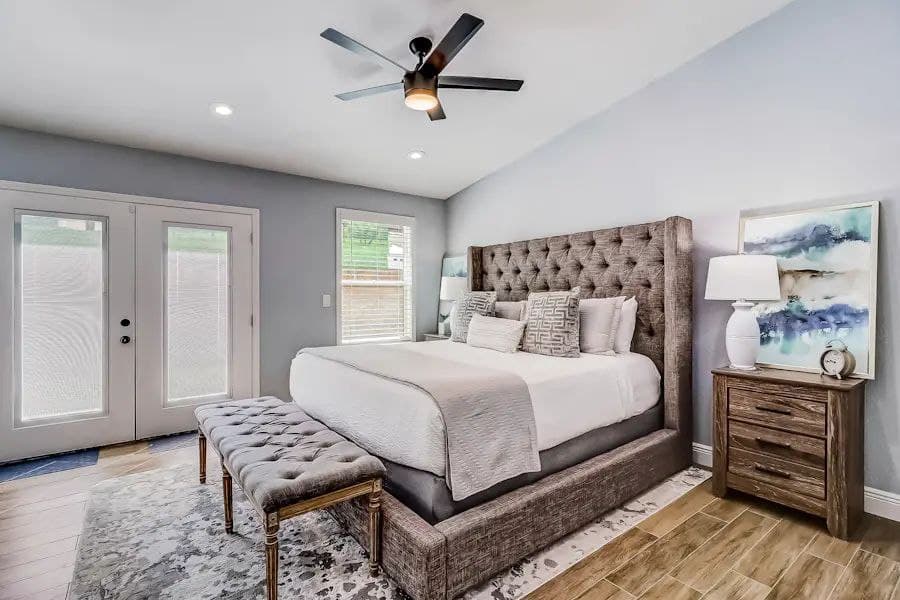 Downtown Charmer - Image 14