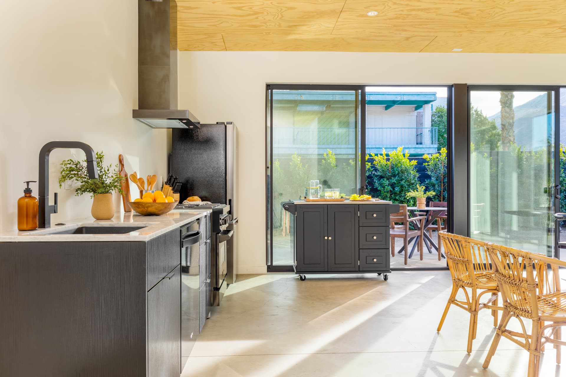 Crimson Peak Manor - Image 5