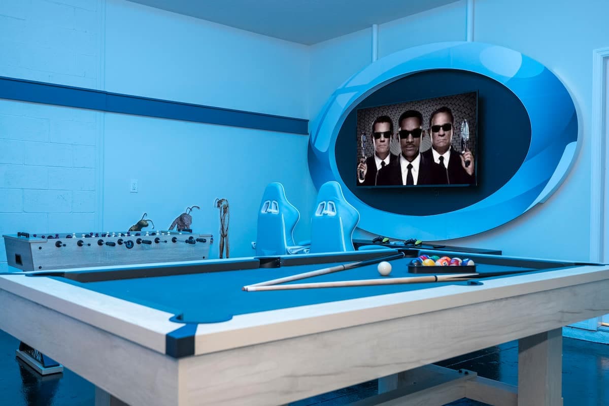 Windsor Island #4432 - Image 12