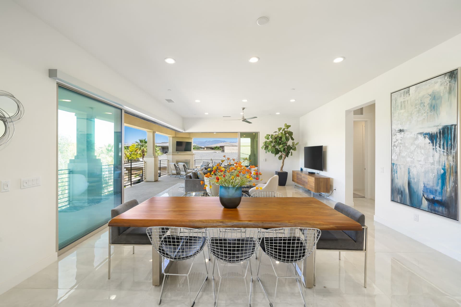 Stay Savvy in Palm Desert - Image 8