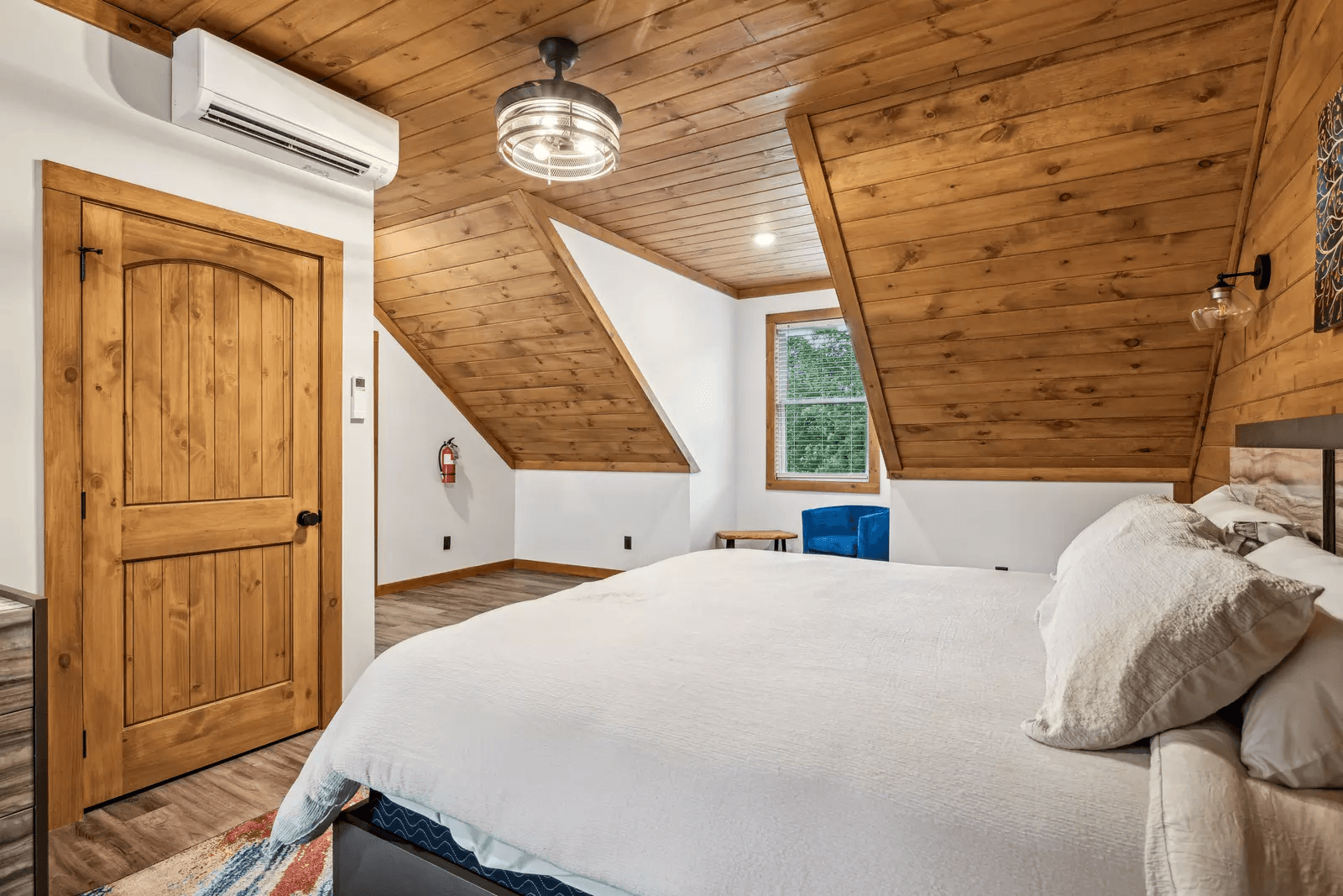 Royal Pool Retreat - Image 12