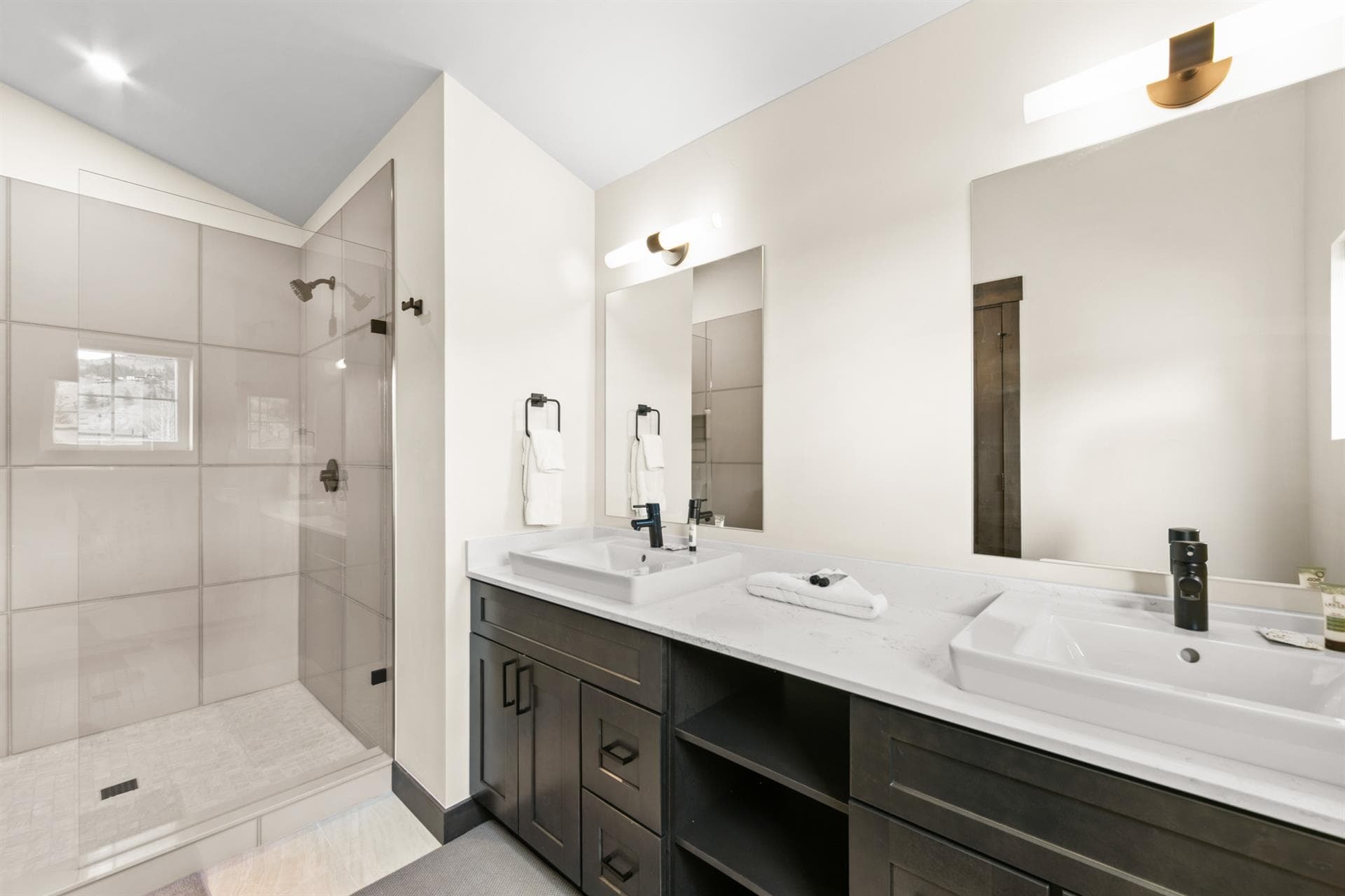 Fish Hawk House - Image 19