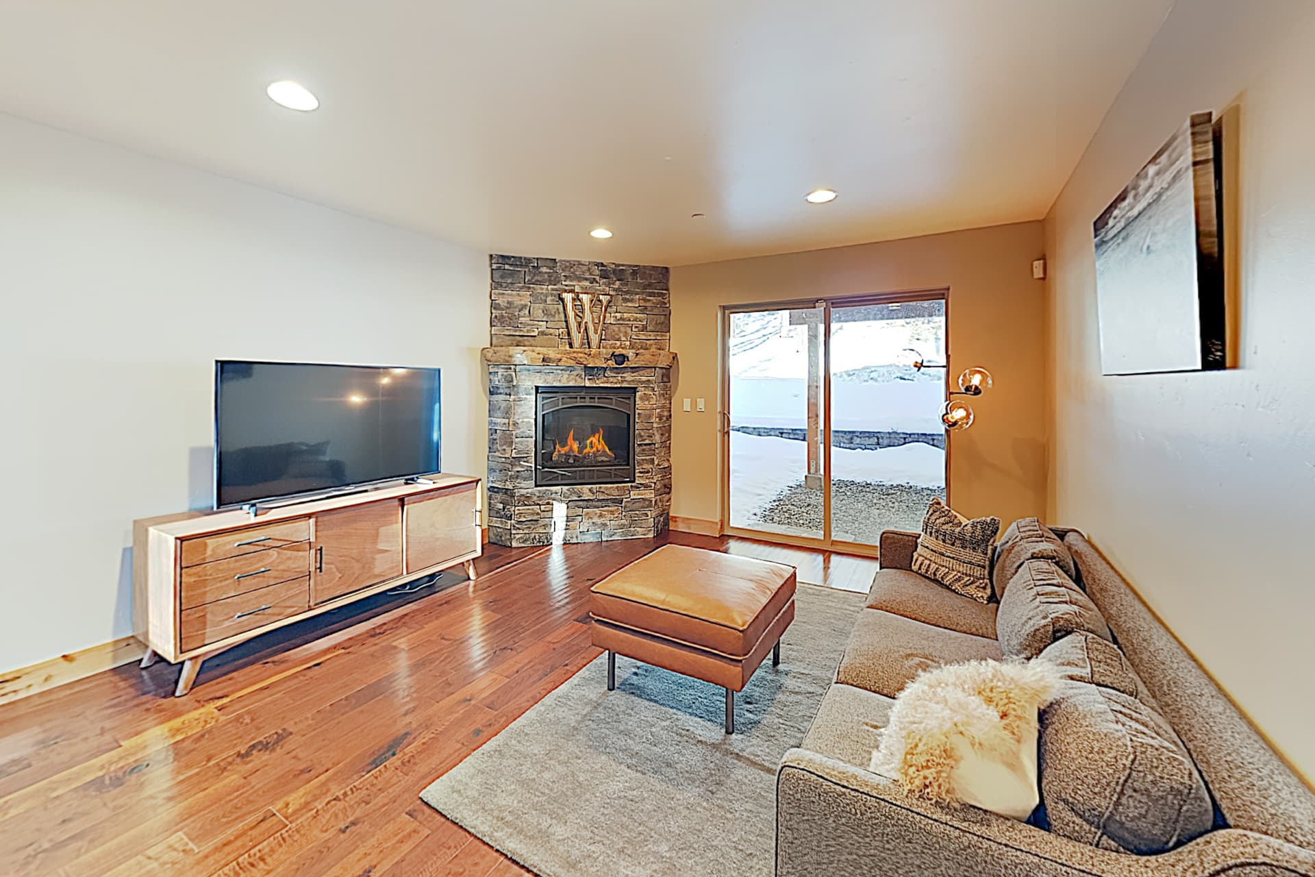 Luxury Mountain Retreat House - Image 4